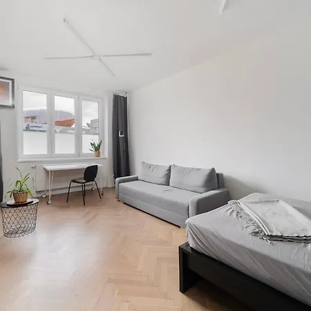 Design Cozy Living In The Heart Of Artist District Apartment